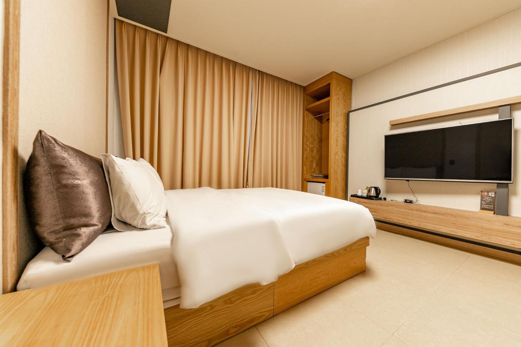 Yeosu Stay Hotel Room photo